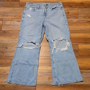 American Eagle Strigid Ripped Low-Rise Baggy Flare Jean